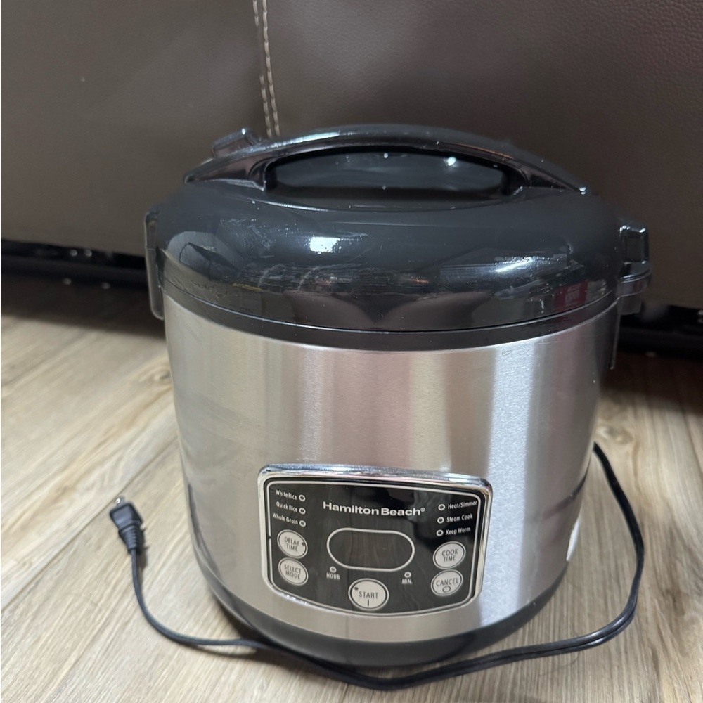 Hamilton Beach Black and Silver Rice Cooker